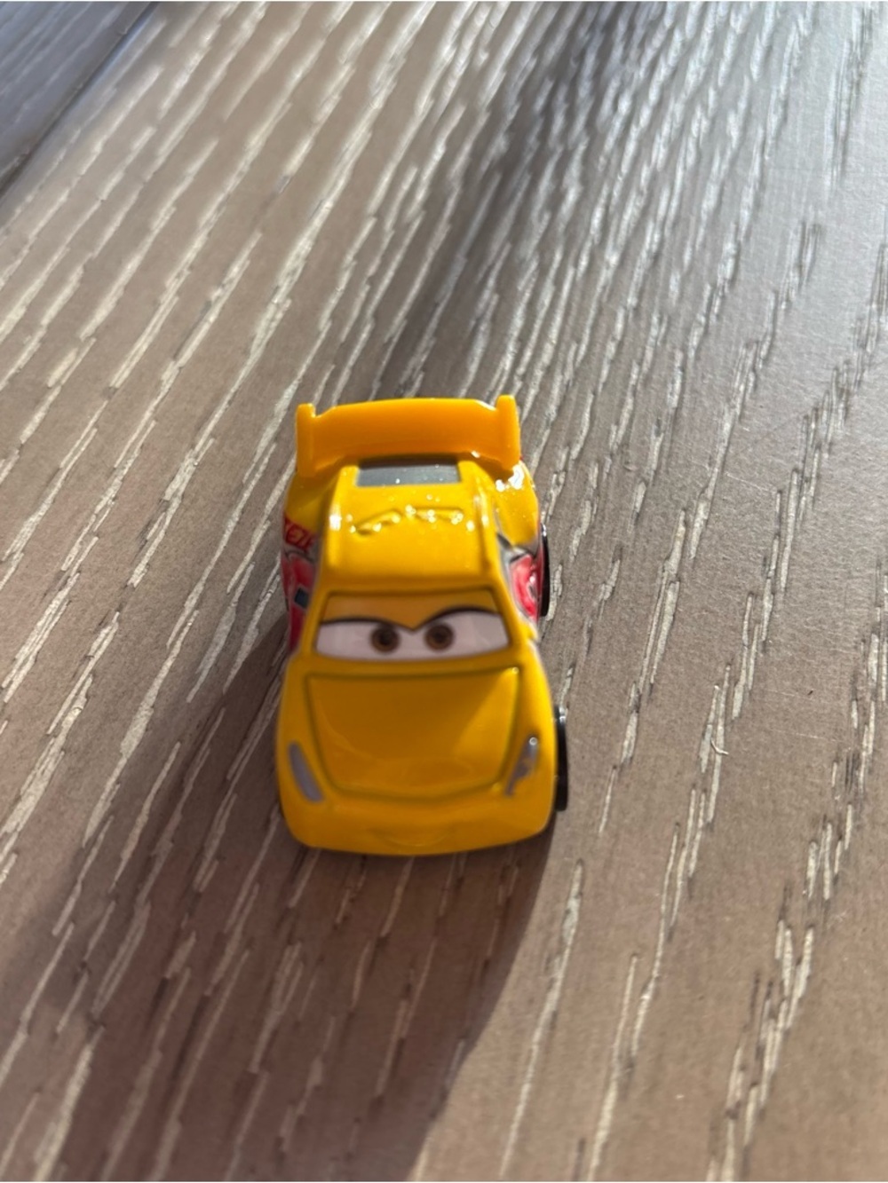 DISNEY PIXAR CARS MINI RACERS CRUZ RAMIREZ 95